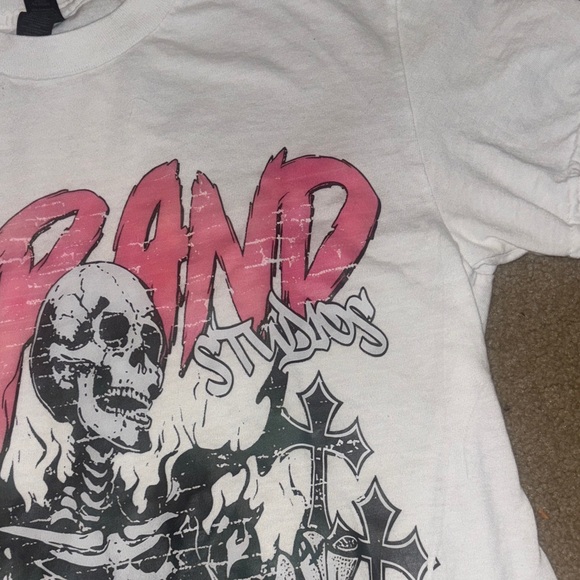 Gildan White and Pink Graphic Tee - Picture 5 of 6